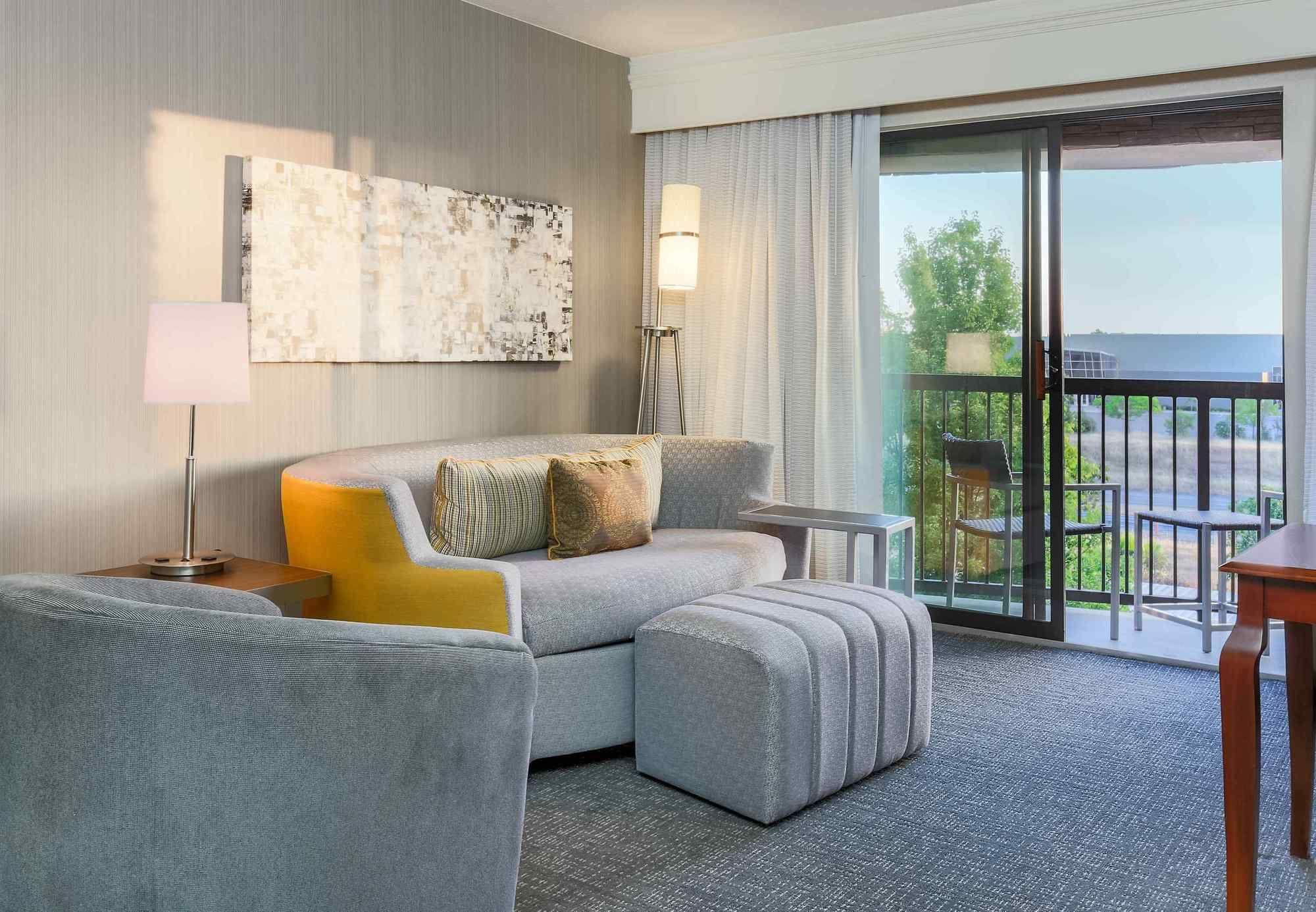Courtyard By Marriott Roseville Galleria Mall/Creekside Ridge Drive Exteriör bild