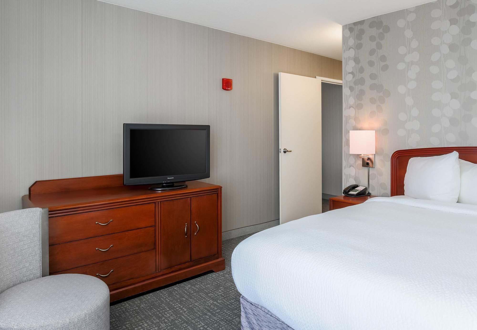 Courtyard By Marriott Roseville Galleria Mall/Creekside Ridge Drive Exteriör bild