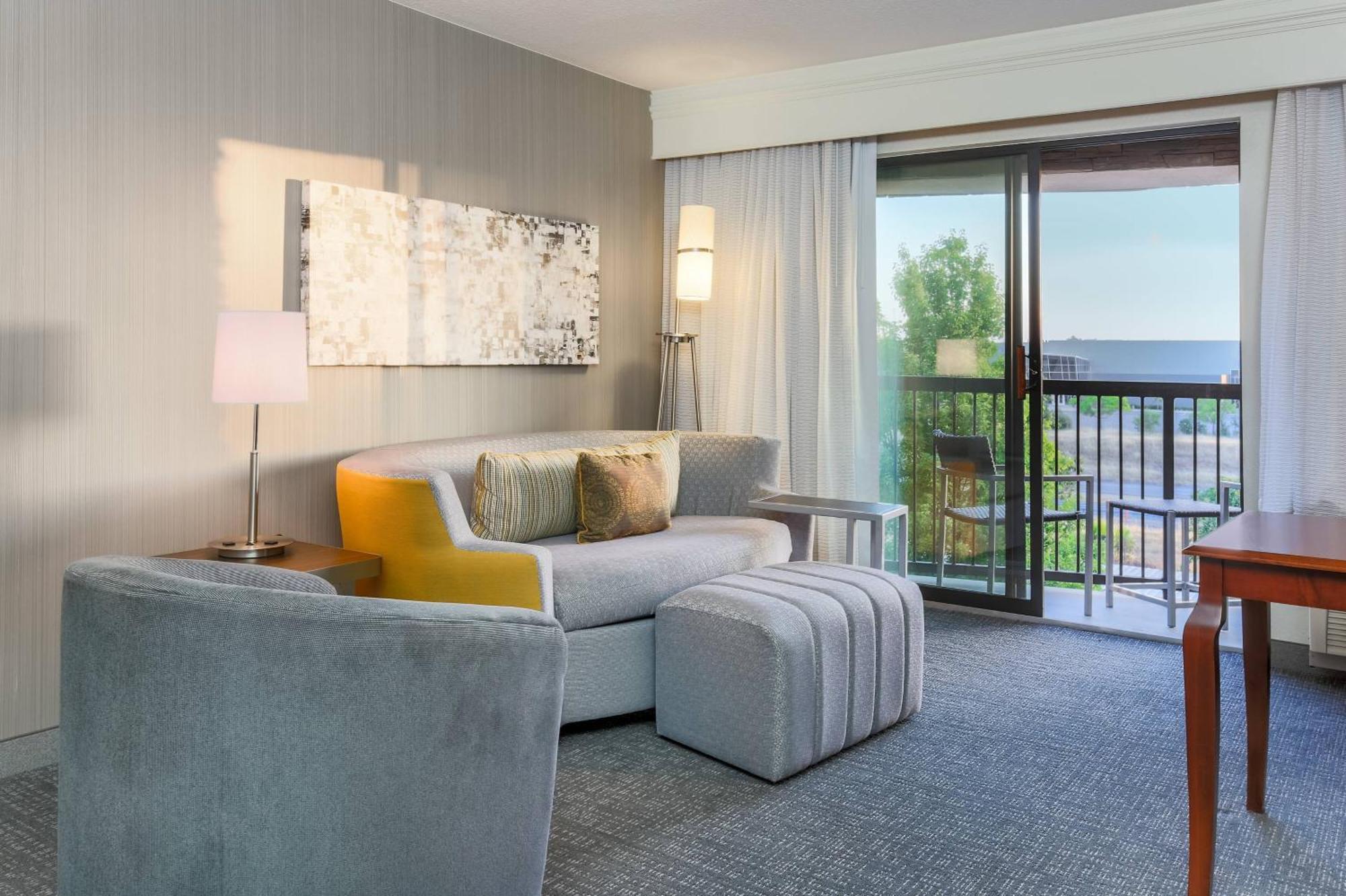 Courtyard By Marriott Roseville Galleria Mall/Creekside Ridge Drive Exteriör bild